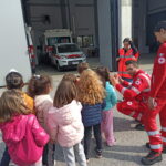 Bambini visitano la sede della Croce Rossa di Savigliano